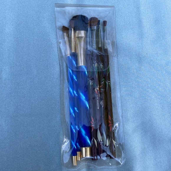 💎Set of Seven Makeup Brushes - New in Case - Picture 6 of 7